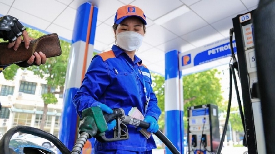 Retail petrol and oil prices down in latest adjustment